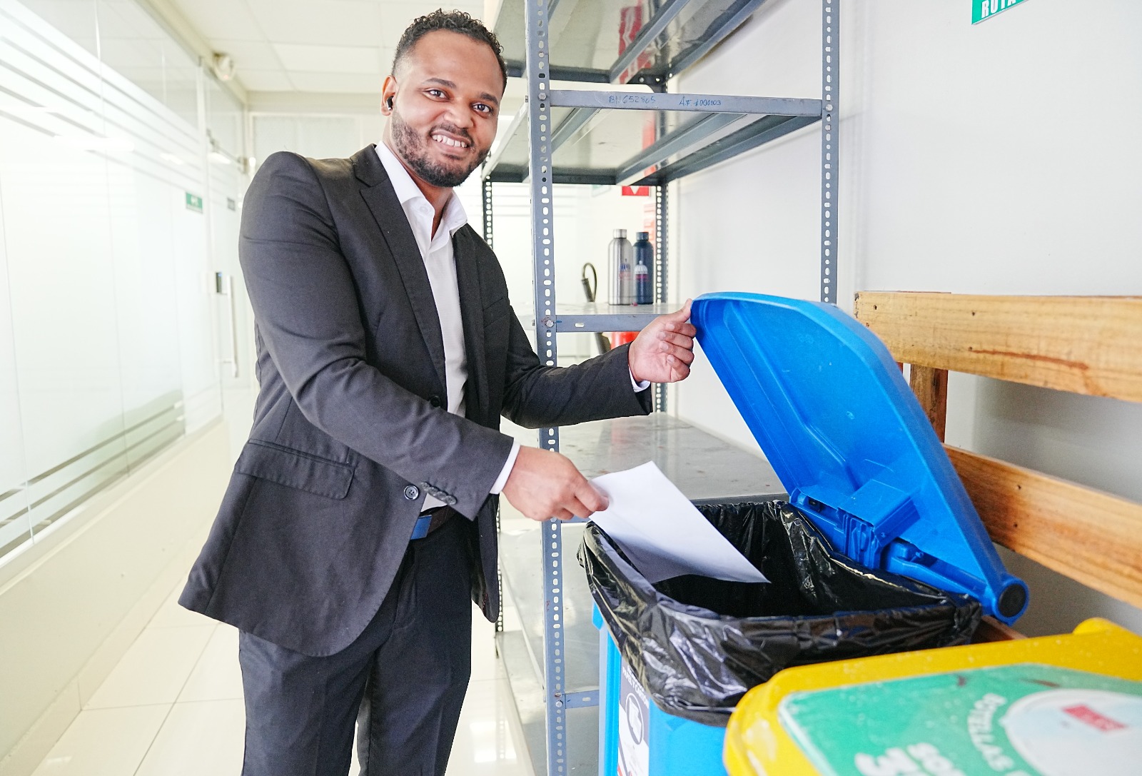 Día Mundial del Medio Ambiente: INABIE recolecta 4.9 toneladas de papel y cartón para su posterior reciclaje
